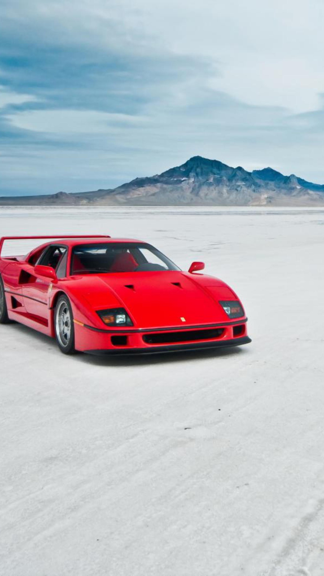 Обои Red Ferrari F40 1080x1920