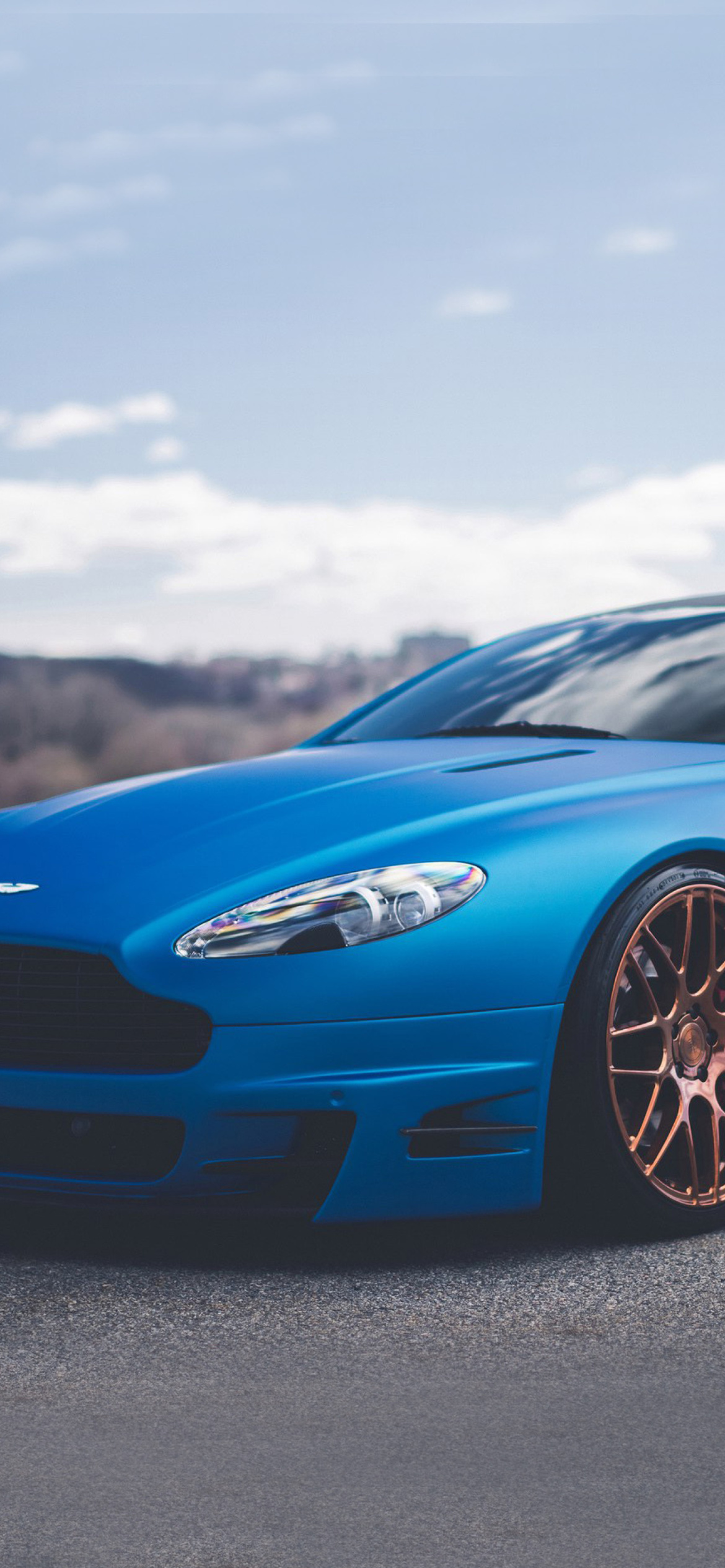 Sfondi Blue Aston Martin V8 Vantage S 1170x2532