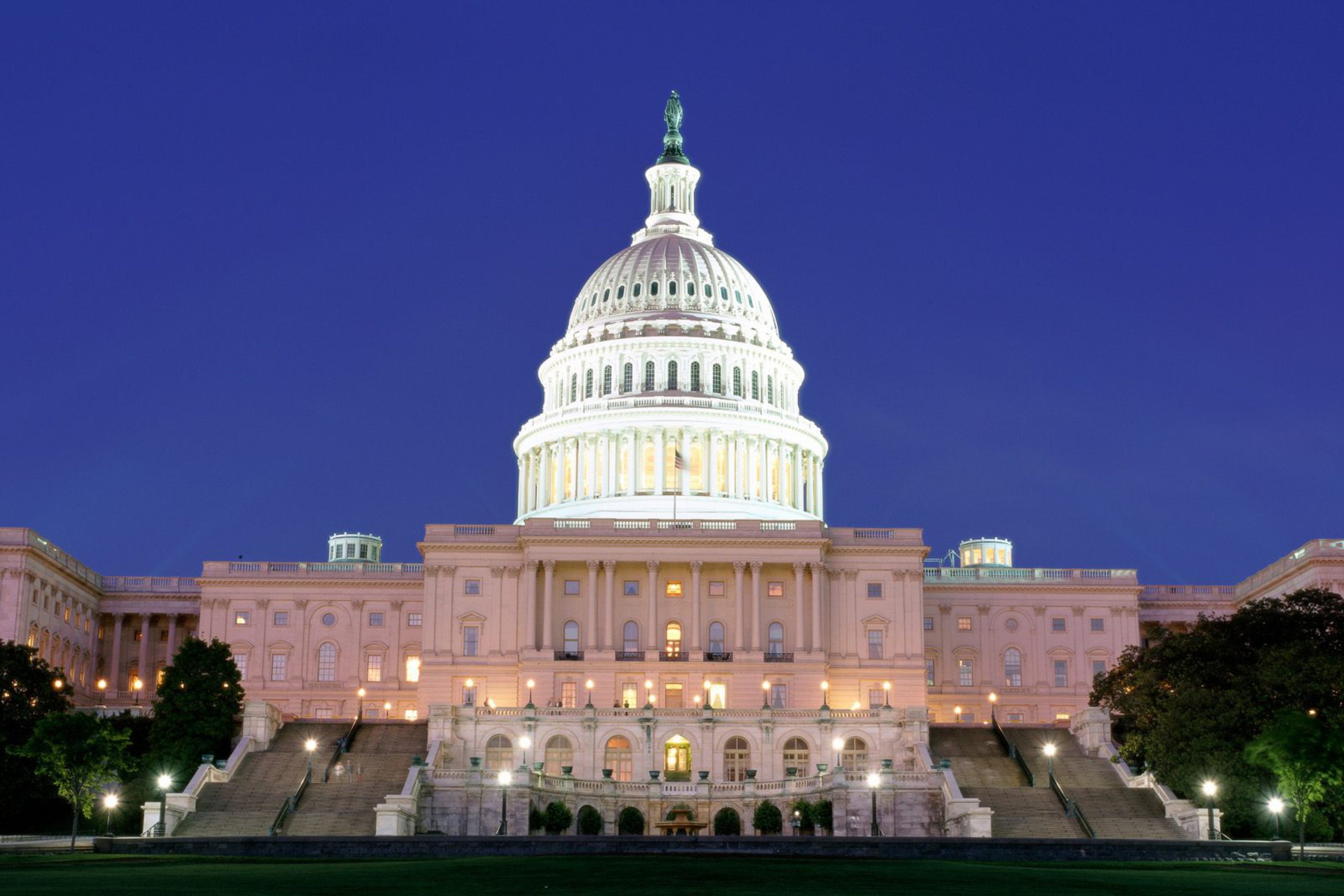 Fondo de pantalla US Capitol at Night Washington 2880x1920