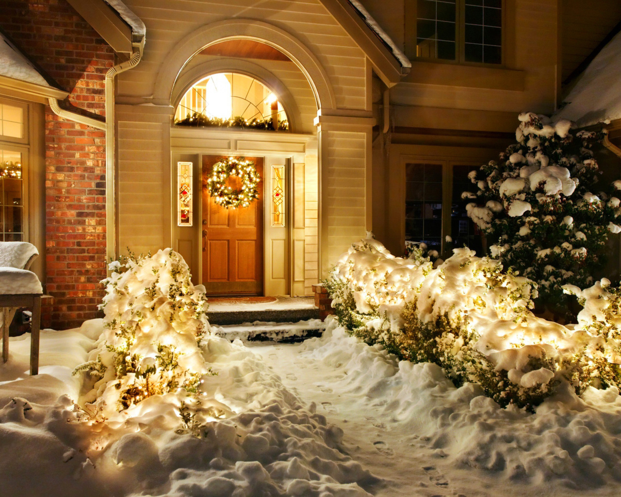 Christmas Outdoor Home Decor Idea wallpaper 1280x1024