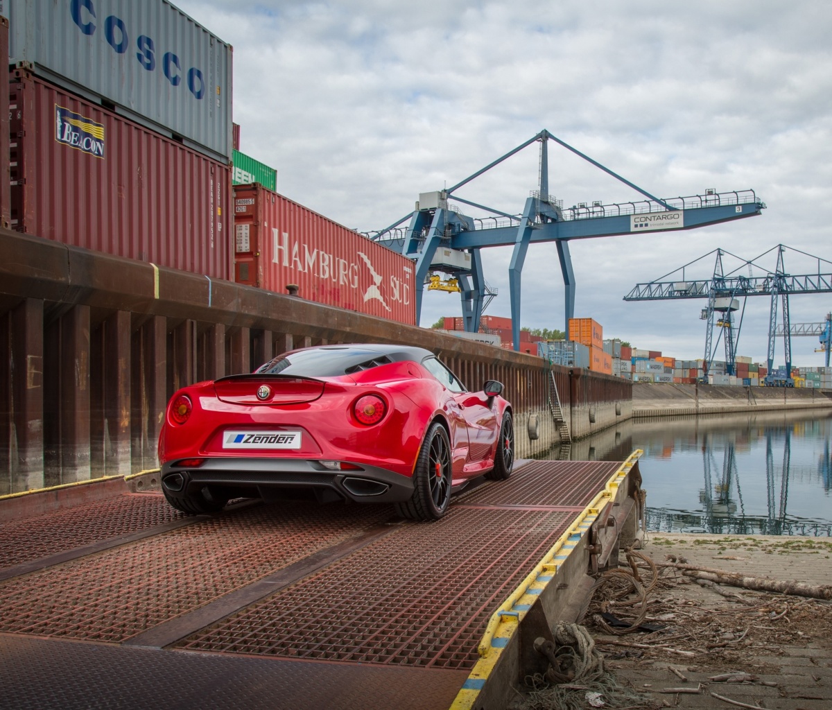 Alfa Romeo 4C screenshot #1 1200x1024