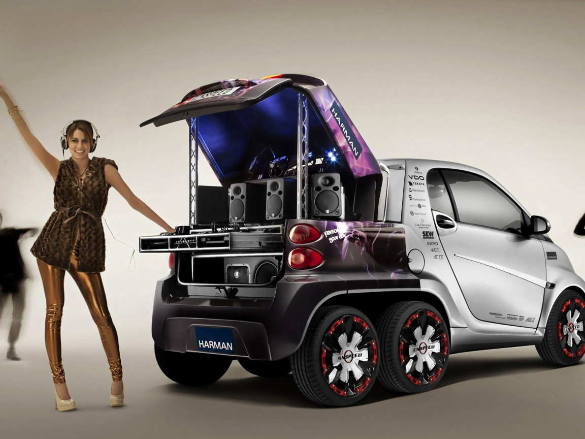 Das Music Smart Car Wallpaper 1152x864