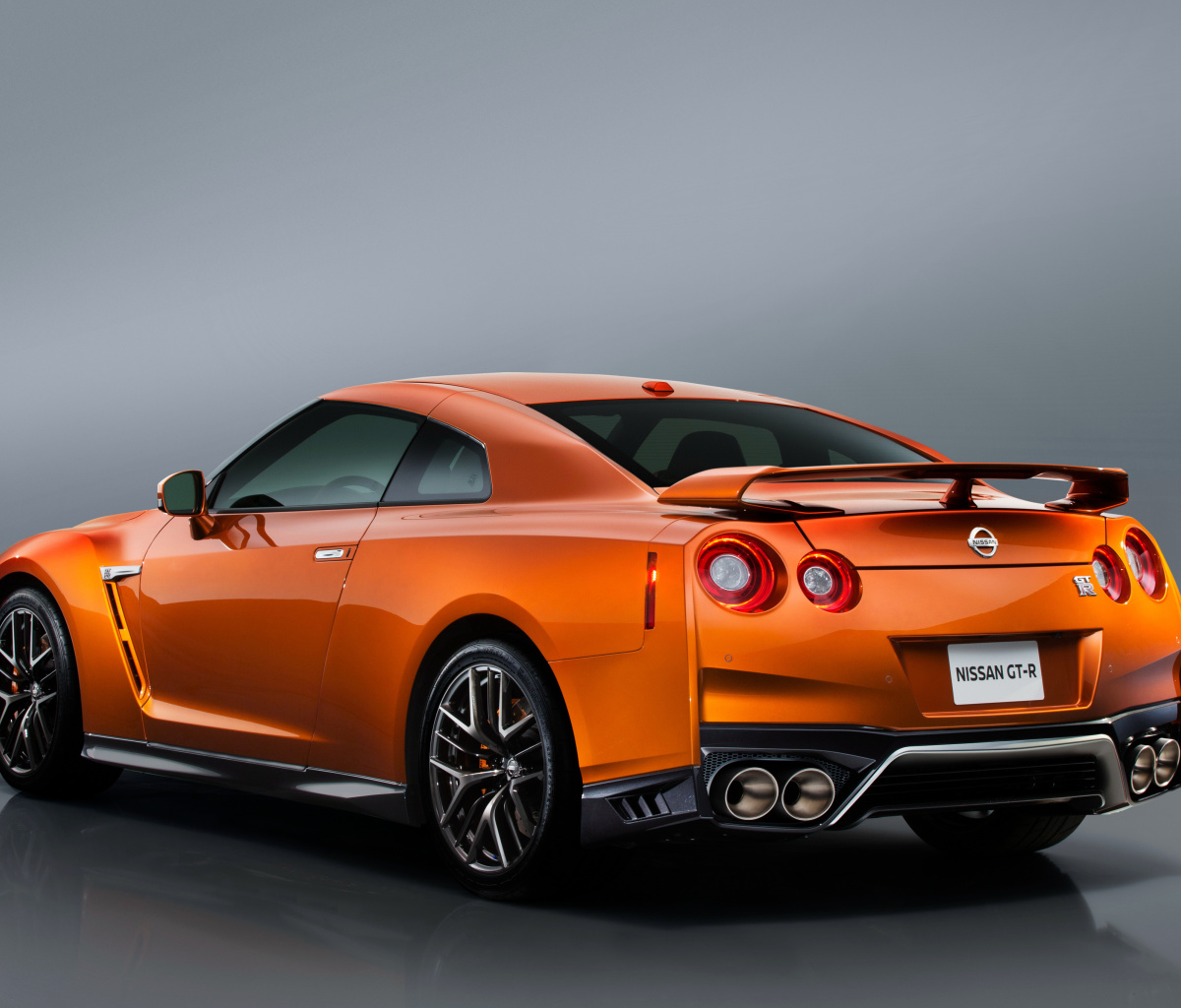 Das Nissan GTR R35 Wallpaper 1200x1024