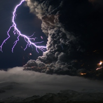 Screenshot №1 pro téma Lightning Behind Dark Clouds 208x208