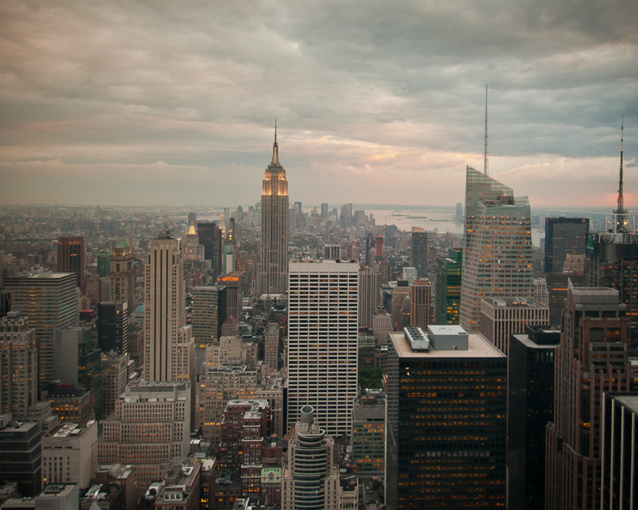 View Over Manhattan screenshot #1 1280x1024