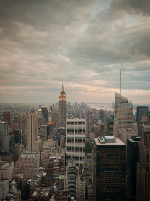 Das View Over Manhattan Wallpaper 480x640