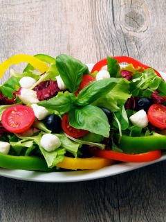 Das Greek Salad Wallpaper 240x320