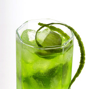 Обои Green Cocktail with Lime 220x176