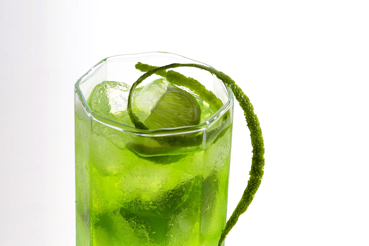 Green Cocktail with Lime wallpaper