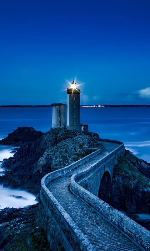 Обои France Lighthouse in Ocean 480x800