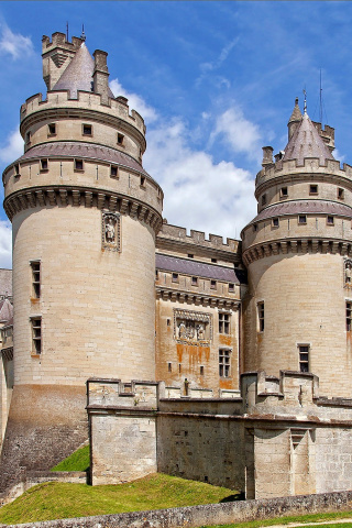 Sfondi Chateau de Pierrefonds in France 320x480