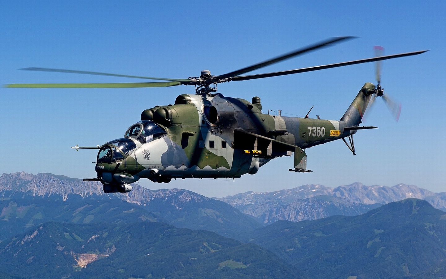 Fondo de pantalla Mil Mi 24 Hind Attack Helicopter 1440x900