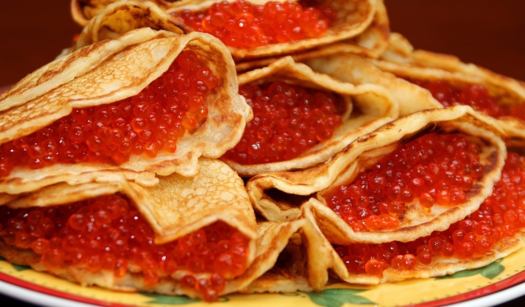 Fondo de pantalla Russian Pancakes With Caviar 1024x600
