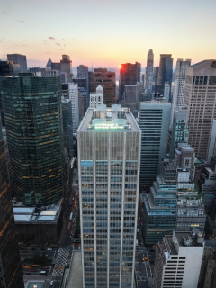 Das Manhattan At Sunset Wallpaper 240x320