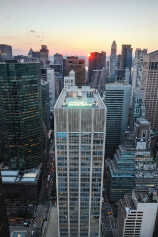 Sfondi Manhattan At Sunset 320x480