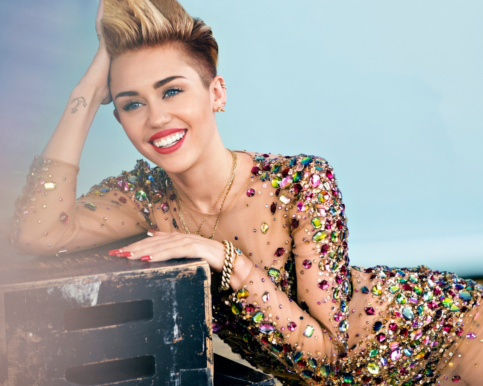 Обои Miley Cyrus 2014 1600x1280