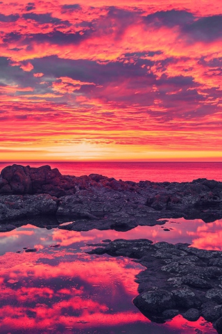 Das Breath Taking Sunset Coastline Wallpaper 320x480