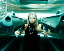 Screenshot №1 pro téma Girl with guns as gangster 220x176