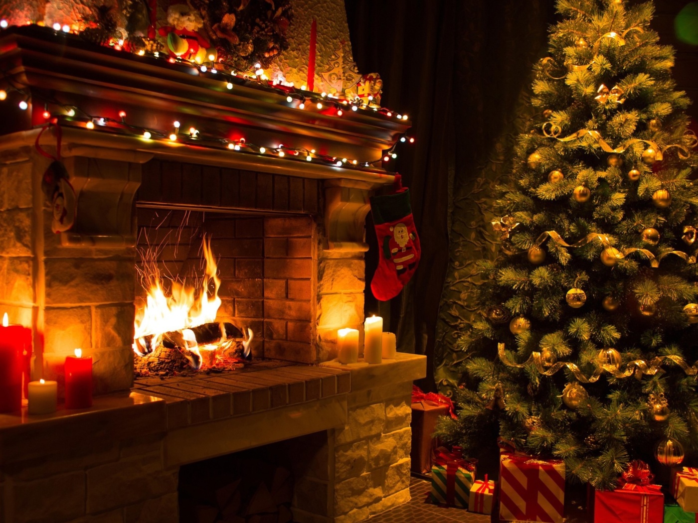 Sfondi Christmas Tree Fireplace 1400x1050