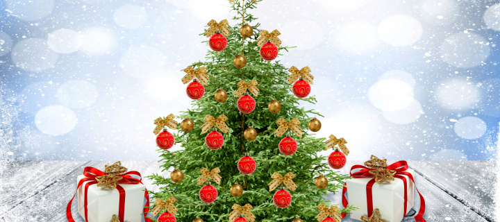 New Year Tree with Snow wallpaper 720x320