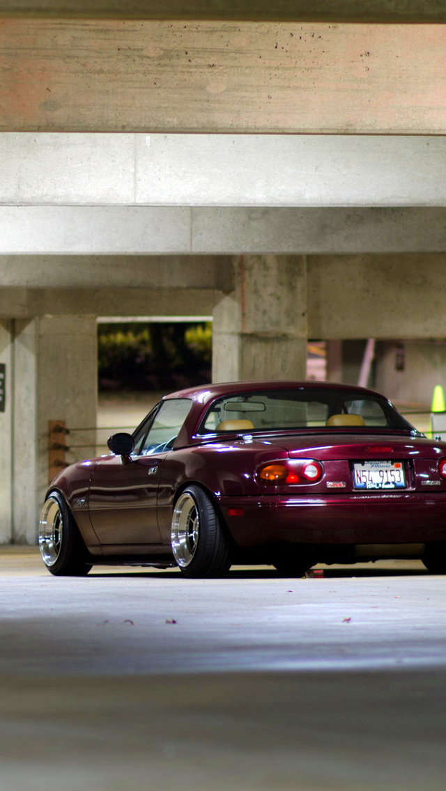 Mazda RX 8 In Garage screenshot #1 640x1136