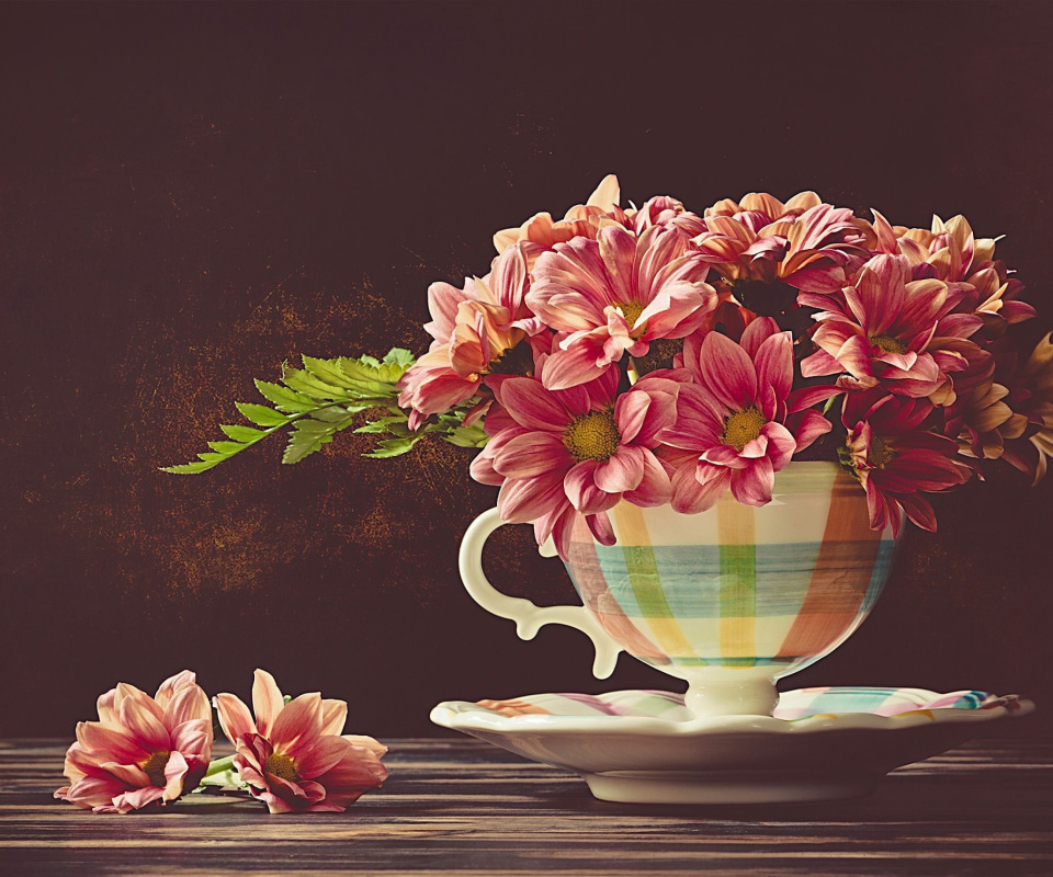 Fondo de pantalla Chrysanthemums in ingenious vase 960x800