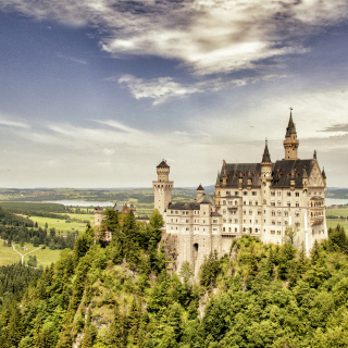 Bavarian Neuschwanstein Castle - Obrázkek zdarma pro iPad Air