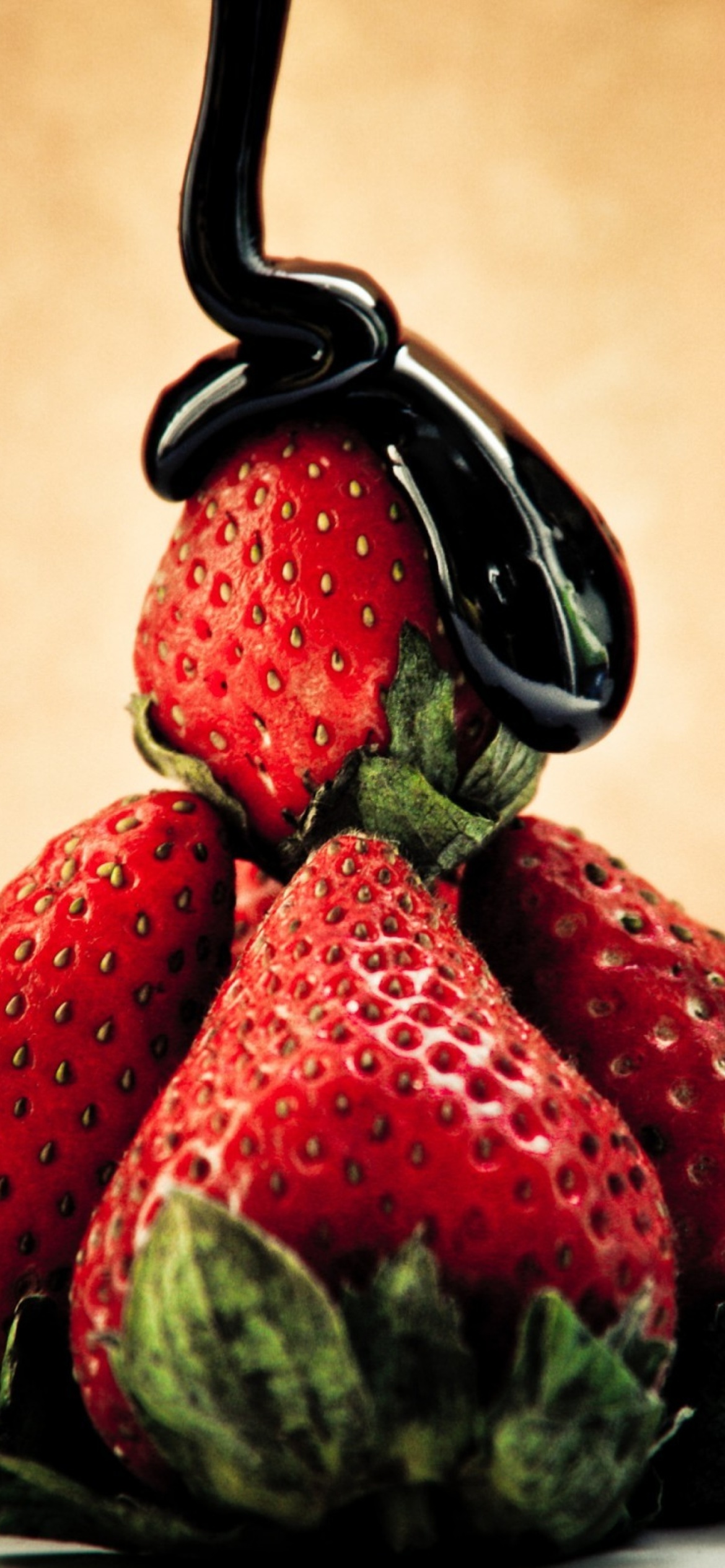 Strawberries with chocolate wallpaper 1170x2532