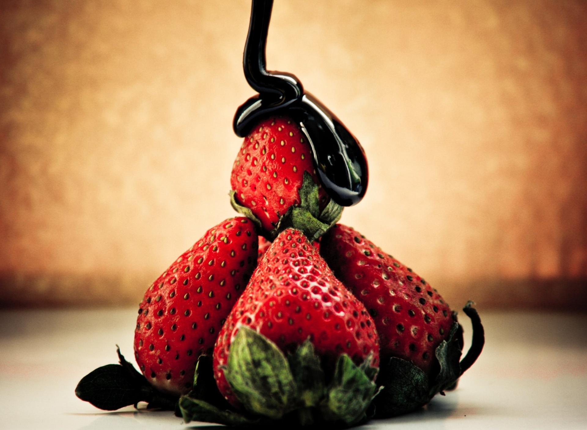 Strawberries with chocolate screenshot #1 1920x1408