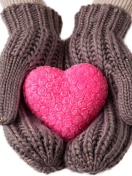 Das Heart in Gloves Wallpaper 132x176