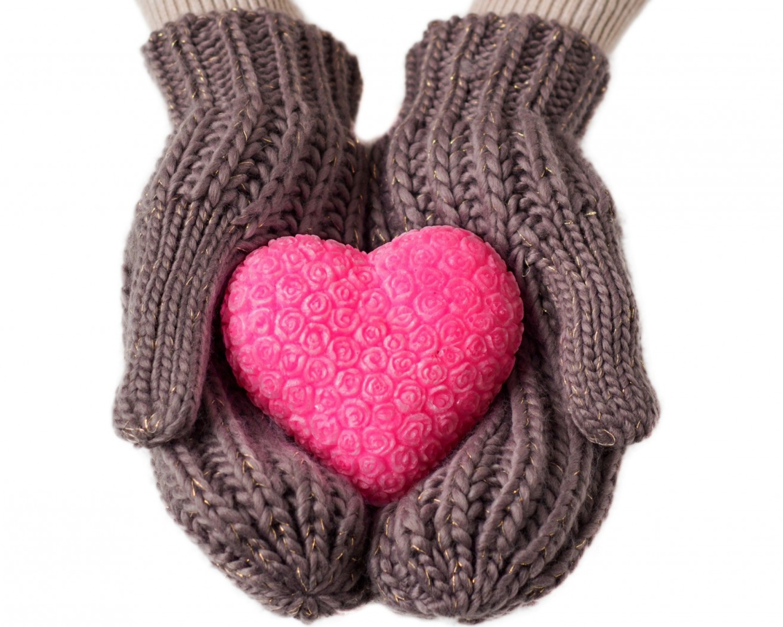 Sfondi Heart in Gloves 1600x1280