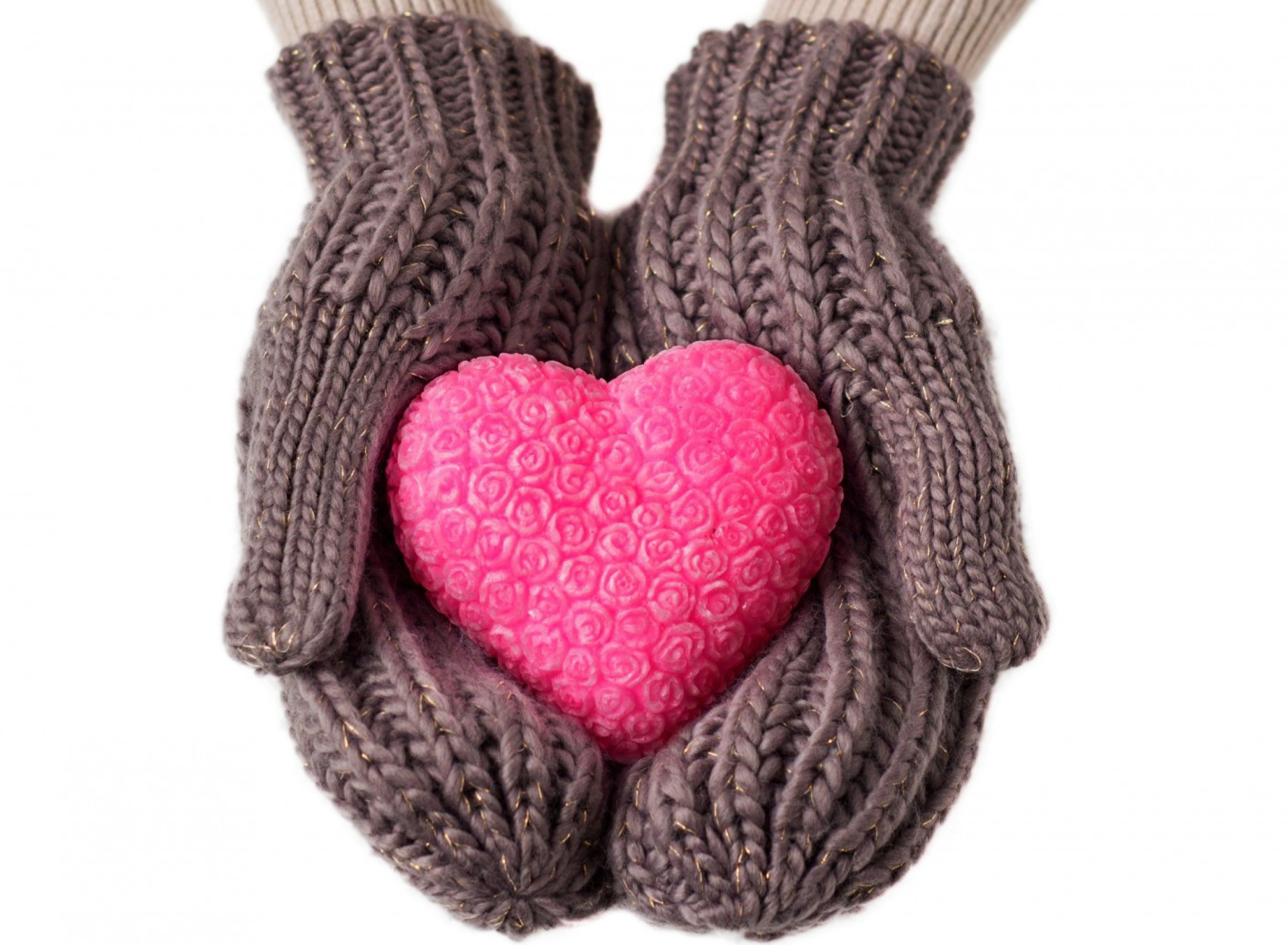Обои Heart in Gloves 1920x1408