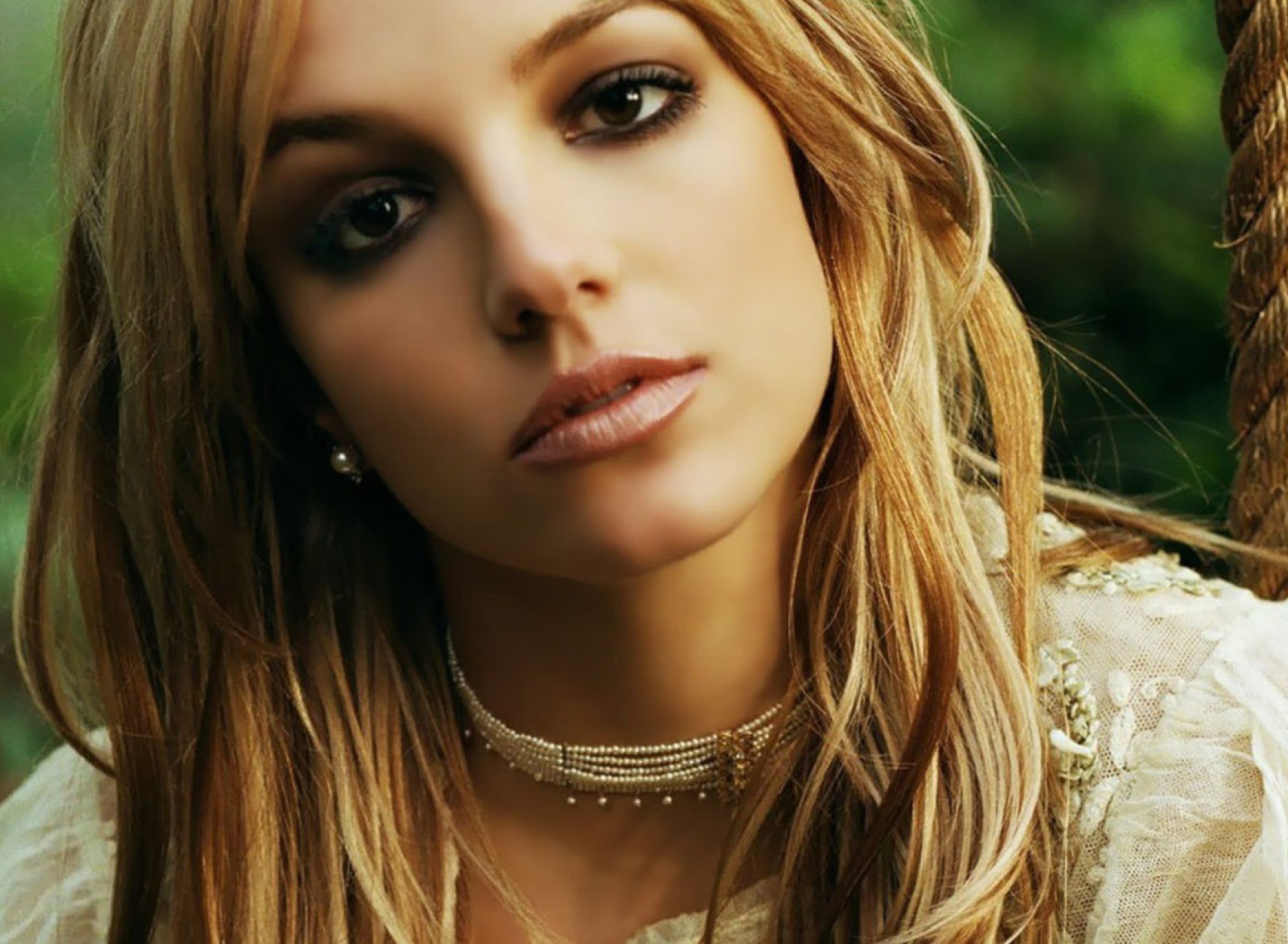 Britney Spears screenshot #1 1920x1408