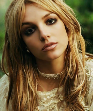 Kostenloses Britney Spears Wallpaper für Nokia 110