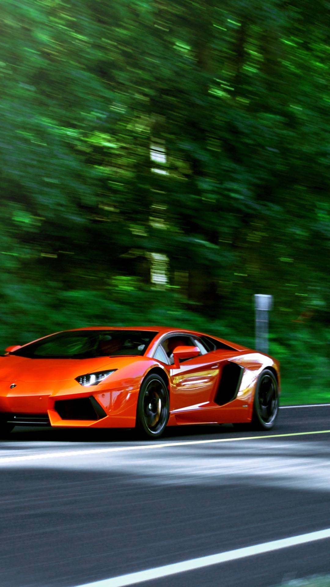 Fondo de pantalla Orange Lamborghini Aventador Lp700-4 1080x1920