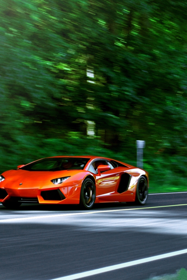 Fondo de pantalla Orange Lamborghini Aventador Lp700-4 640x960