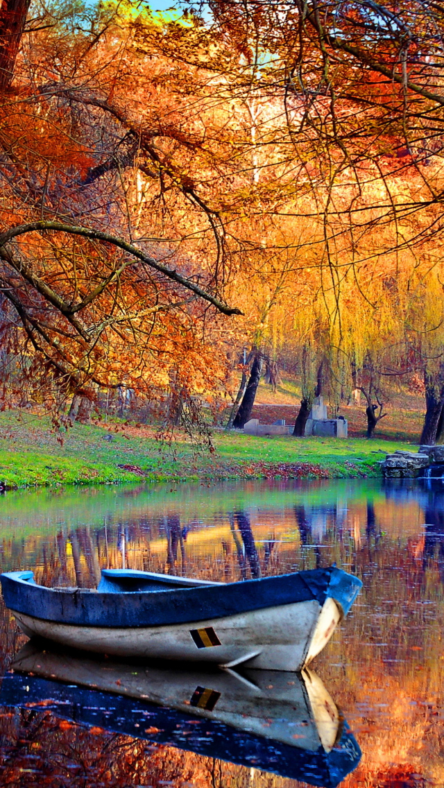 September Autumn River wallpaper 640x1136