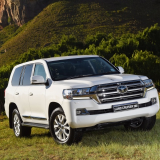 Toyota Land Cruiser 200 sfondi gratuiti per iPad 3