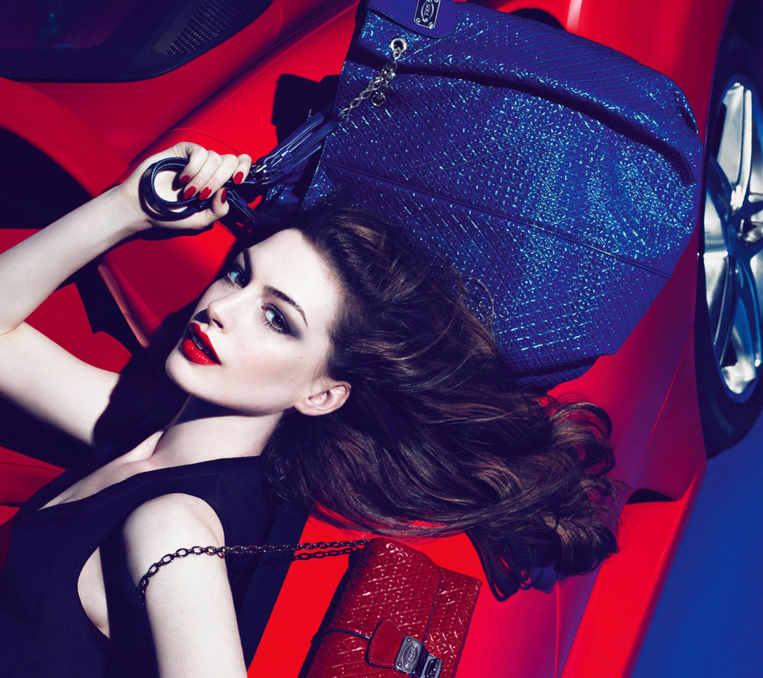 Fondo de pantalla Anne Hathaway For Tods 1080x960