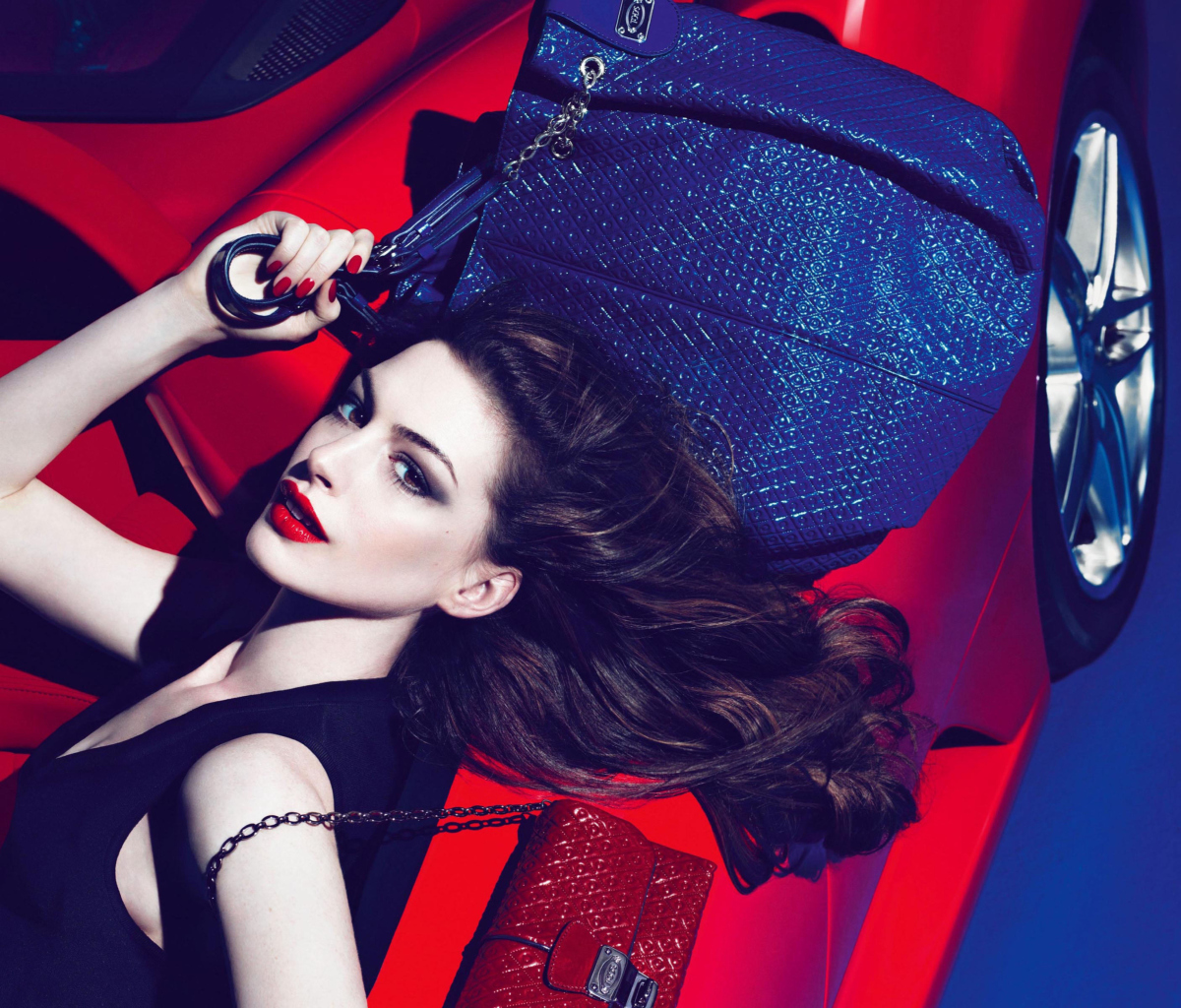 Fondo de pantalla Anne Hathaway For Tods 1200x1024