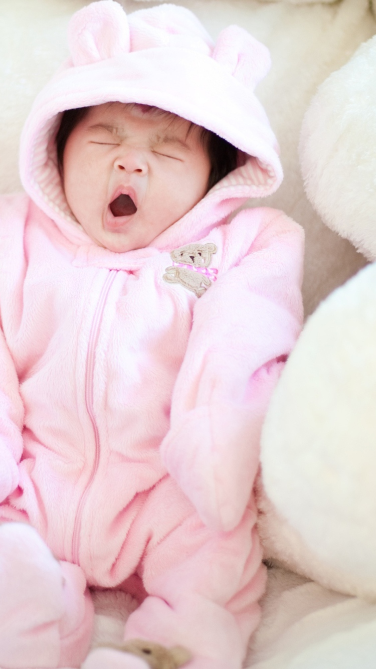Crying Baby wallpaper 750x1334