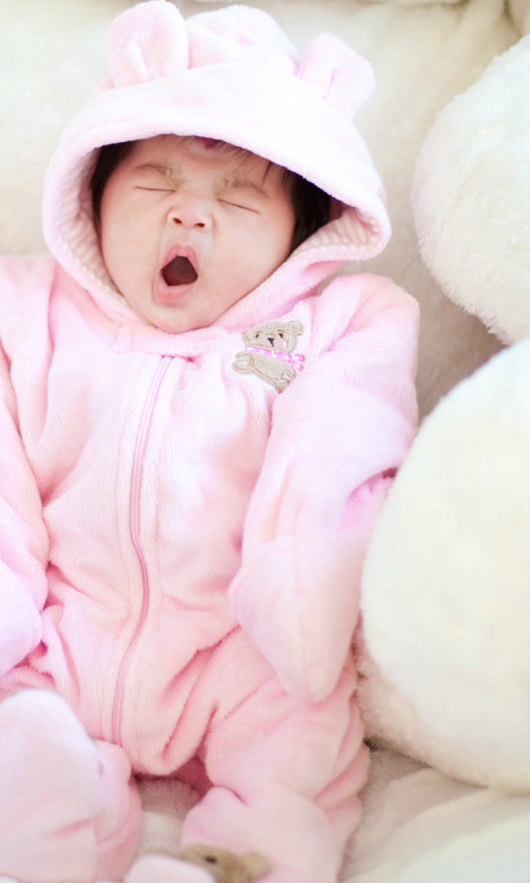 Crying Baby wallpaper 768x1280