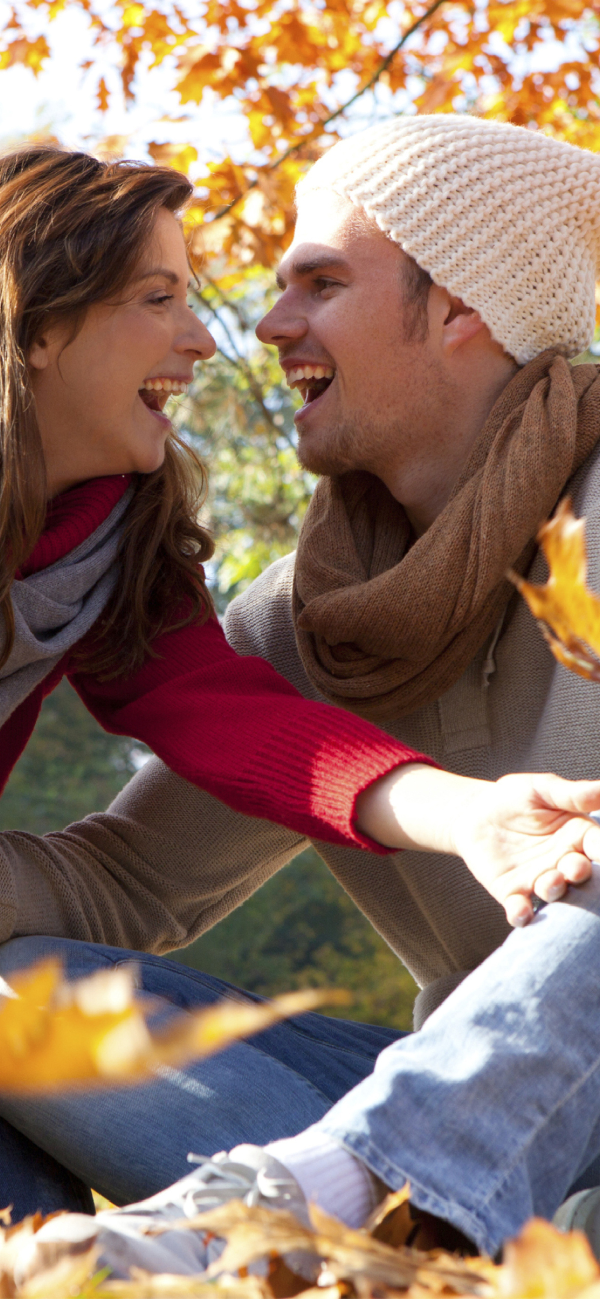 Happy Couple In Autumn Park screenshot #1 1170x2532