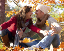 Happy Couple In Autumn Park screenshot #1 220x176