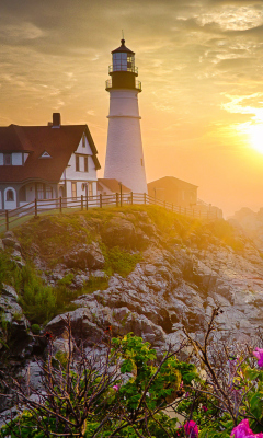 Lighthouse In Morning Mist screenshot #1 240x400