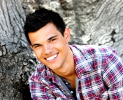 Taylor Lautner screenshot #1 176x144