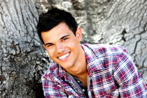 Screenshot №1 pro téma Taylor Lautner 480x320