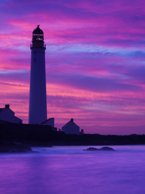 Das Lighthouse under Purple Sky Wallpaper 480x640