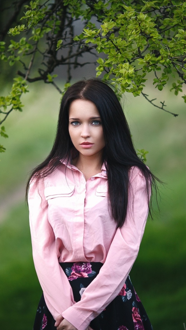 Angelina Petrova Girl screenshot #1 640x1136