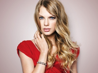 Das Taylor Swift Red Dress Wallpaper 320x240